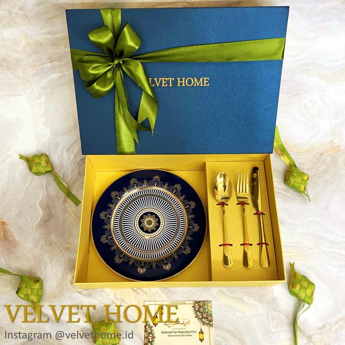 Gambar SET Hampers piring makan hias cutlery parcel natal idul fitri lebaran dari velvethome.id Kota Administrasi Jakarta Barat Tokopedia