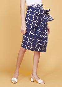 Gambar Batik Fractal Rok Lilit Lingkar-Ruas Biru dari Batik Fractal Kota Bandung 4 Tokopedia