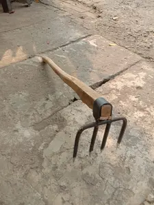 cangkrang garukan sampah besar besi13 gagang kayu biasa