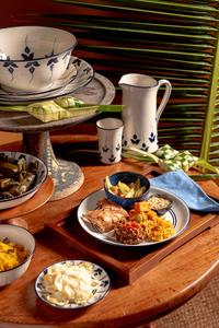 Gambar Serving Bowl / Mangkok Saji Jenggala Floral Indigo Biru dari Jenggala Keramik Bali Kab. Badung 3 Tokopedia