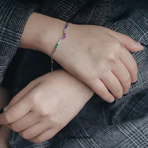 Vier Edition 14417 Gelang V Wanita Zirconia Replika Berlian