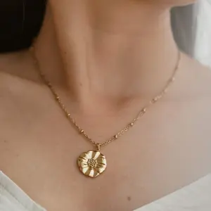 Nats Living: Kalung Vintage Bunga, Lapis Emas, Anti Hitam Anti Karat