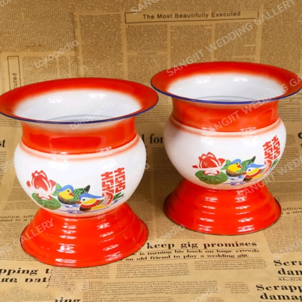 Pispot besi, hantaran sangjit, tempat pipis, bumil, ibu hamil 1705