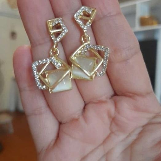 Gambar anting emas korea earrings dari Korea Fashion Jewels Kab. Bekasi Tokopedia