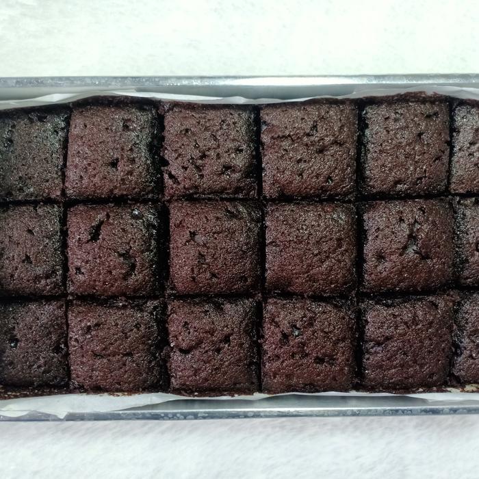 Gambar Brownies Panggang Original Coklat (20x10) dari KuenyaRin Kab. Gresik 4 Tokopedia