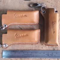 Gambar wadah gantungan sarung tempat korek lighter leather case embos vespa - Hitam dari heroess Vespashop Kab. Subang 3 Tokopedia