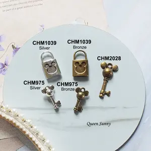 Charm Imut Charm Gembok dan Kunci Mickey Pendant Bandul Kalung Gelang