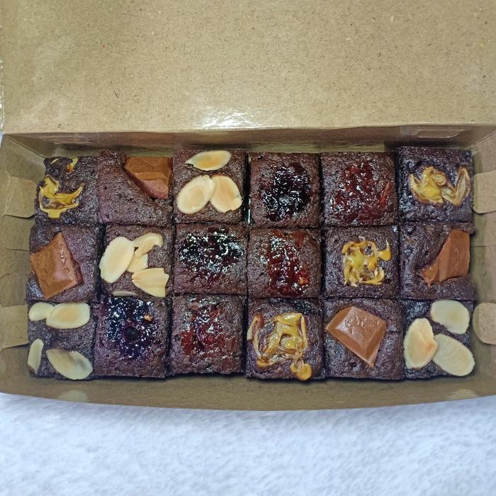 Gambar Brownies Panggang Original Coklat (20x10) dari KuenyaRin Kab. Gresik Tokopedia