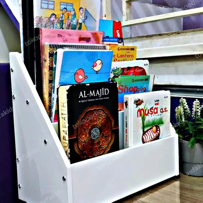 Rak buku anak 3 tingkat / Rak montessori / Rak majalah brosur /Rak TK 3