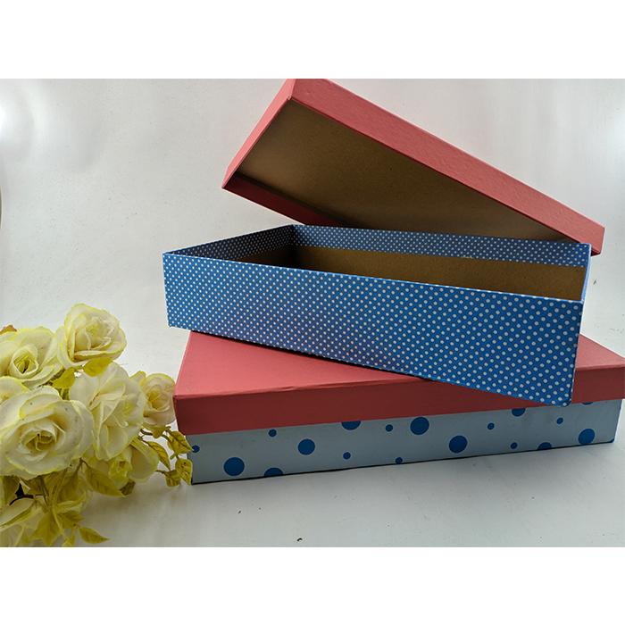 Gambar Kotak Hadiah Karton Tebal untuk Kado Motif Kertas Kado 30 x 20 x 6 dari Rahmah Tas Kertas dan Kemasan Kab. Sleman Tokopedia