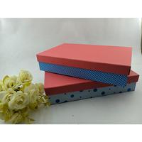 Gambar Kotak Hadiah Karton Tebal untuk Kado Motif Kertas Kado 30 x 20 x 6 dari Rahmah Tas Kertas dan Kemasan Kab. Sleman 2 Tokopedia