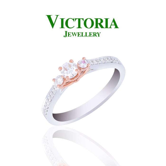Gambar Cincin Berlian Trilogi VLR718257 Victoria Jewellery dari Victoria Jewellery Online Kota Administrasi Jakarta Selatan Tokopedia