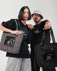 Gambar Totebag Puff Cato Black dari Java Jones Clothing Kota Cimahi 5 Tokopedia