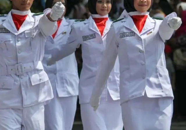 SARUNG TANGAN PUTIH FORMAL PENDEK PASKIBRA / UPACARA / PRAMUKA