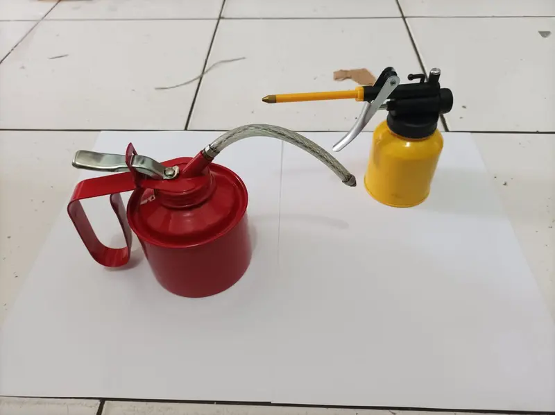 OLI CAN 250CC / TEMBAKAN OLI / ALAT SEMPROT OLI / WADAH OLI 250CC 0