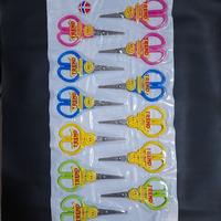 Gambar 1 renteng (12 pcs) gunting kecil trend warna warni dari SUMBER DUIT 999 Kota Bandung 2 Tokopedia