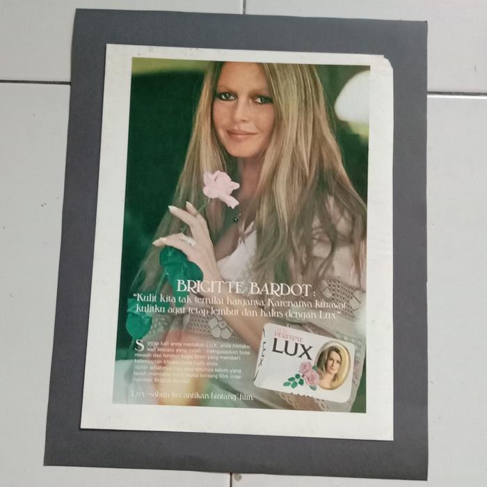 Gambar iklan warna Sabun LUX 2 potongan majalah jadul kuno lawas dari valerio collection Kota Denpasar Tokopedia