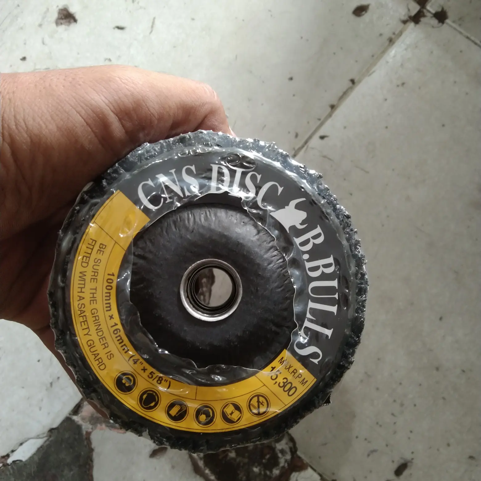 flap disc type CNS paint remover merk B BULLS