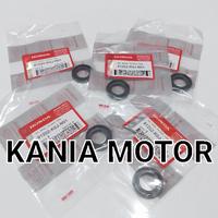 Gambar SEAL KRUK AS CVT HONDA MOTOR GENIO K0J ORIGINAL dari Kania Motor Kota Bogor 2 Tokopedia