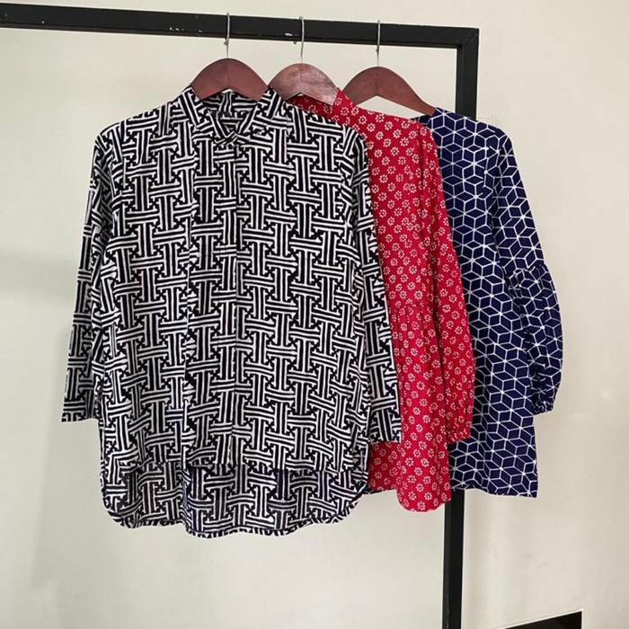 Gambar blus batik katun primisima batik kalimataya blus Kerja pagari Baju Atasan Wanita Kantor dari Batik Kalimataya Kota Surakarta Tokopedia