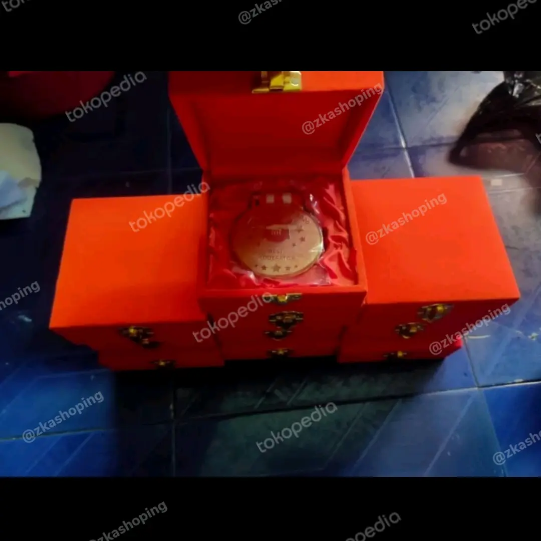 medali custom free box kumplit