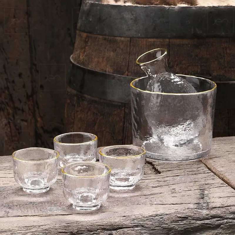 Set Teko Gelas Minuman Jepang Tea Buah Teh Kitchenware - 1 Botol 1 Pot 4 Gelas untuk Sake atau Teh Jepang Desain Unik untuk Acara atau Penggunaan Sehari-hari