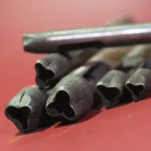 Plong Kulit Bentuk Bunga 5mm/Pembolong bunga 5mm (kelopak 3 ) / plong