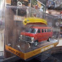 Gambar GREENLIGHT SMOKEY BEAR 1 1969 FORD CLUB WAGON dari Me & Hobbies Kota Administrasi Jakarta Timur 2 Tokopedia