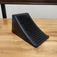 Gambar Wheel Chock 0.8 Kg / Pengganjal Roda 16 x 9 x 9 cm dari Tonata Indonesia Kab. Tangerang 4 Tokopedia