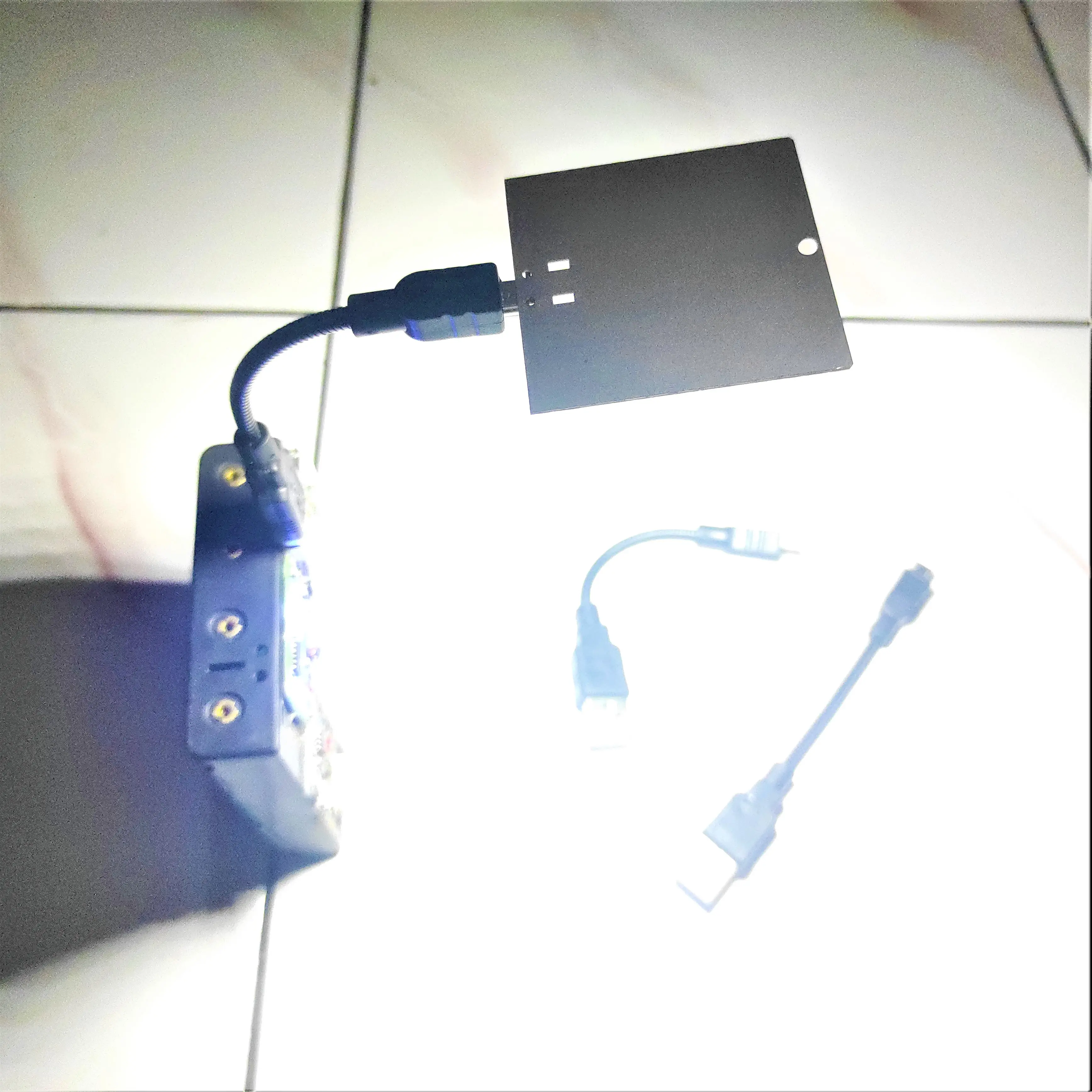Mini Micro USB 20 Point LED Emergency + Flexible Metal Hose USB Holder