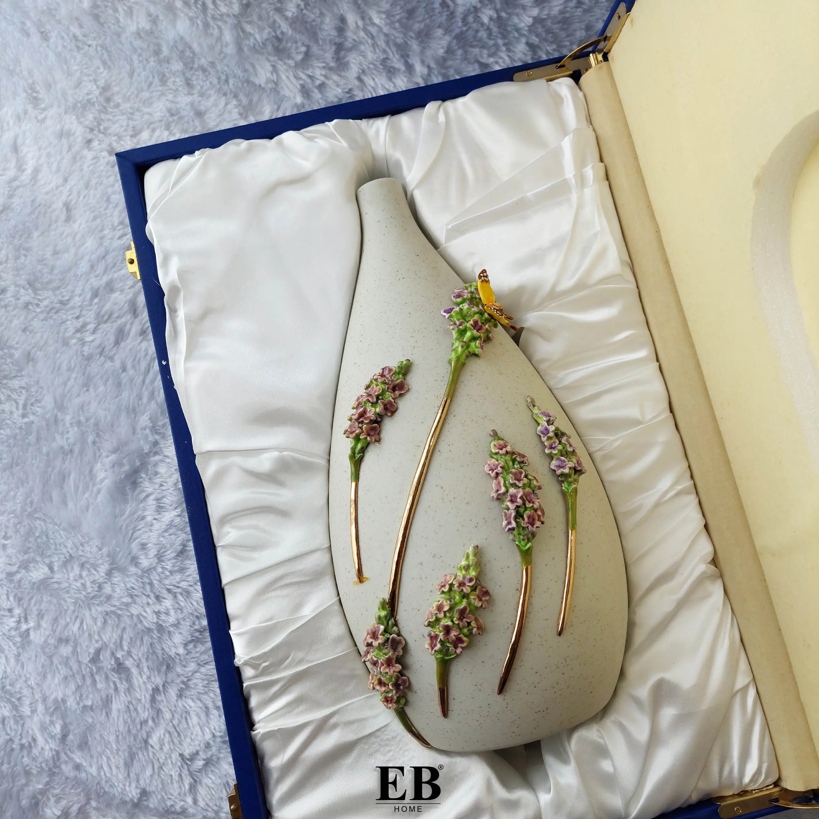 Pajangan Meja / Guci Keramik / Tulips Insignia Vase EB Home 641/4-5