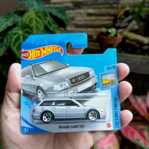 hotwheels 94 audi avant rs2 silver