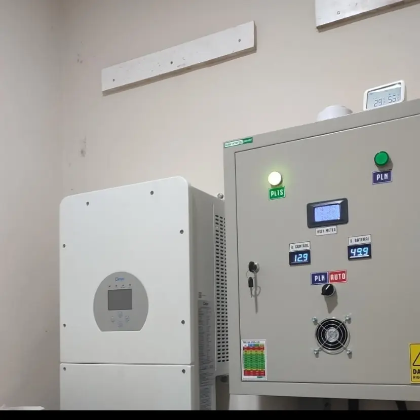 Smart Safety Control Box Combiner Hybrid 8-15kw  Power Solar Ongrid Offgrid System