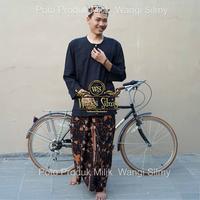 Gambar Sarung Batik Cirebon Motif Kangkung Hitam dari Wangi Silmy Kab. Cirebon 3 Tokopedia