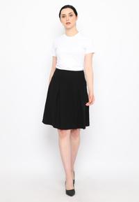 Gambar Lyne Halim Skirt Pendek 8132 dari Lyne Halim Kota Administrasi Jakarta Barat 3 Tokopedia
