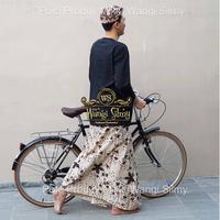 Gambar Sarung Batik Cirebon Motif Kangkung Coklat Muda dari Wangi Silmy Kab. Cirebon 2 Tokopedia