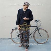 Gambar Sarung Batik Cirebon Motif Mega Mendung Biru Hitam - Sarung Batik Pria dari Wangi Silmy Kab. Cirebon 3 Tokopedia