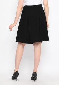 Gambar Lyne Halim Skirt Pendek 8132 dari Lyne Halim Kota Administrasi Jakarta Barat 2 Tokopedia