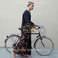 Gambar Sarung Batik Cirebon Motif Kangkung Hitam dari Wangi Silmy Kab. Cirebon 2 Tokopedia
