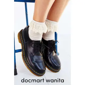 Docmart Sepatu Hitam Wanita Kasual 3 Lubang Ukuran 36-40 Bahan Synthetis Leather Outsole TPR Original England Tahan Lama