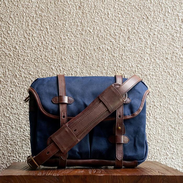Gambar F.C. 13 Navy Waxed Twill Messenger Bag dari Letsdothis Indonesia Kota Depok Tokopedia