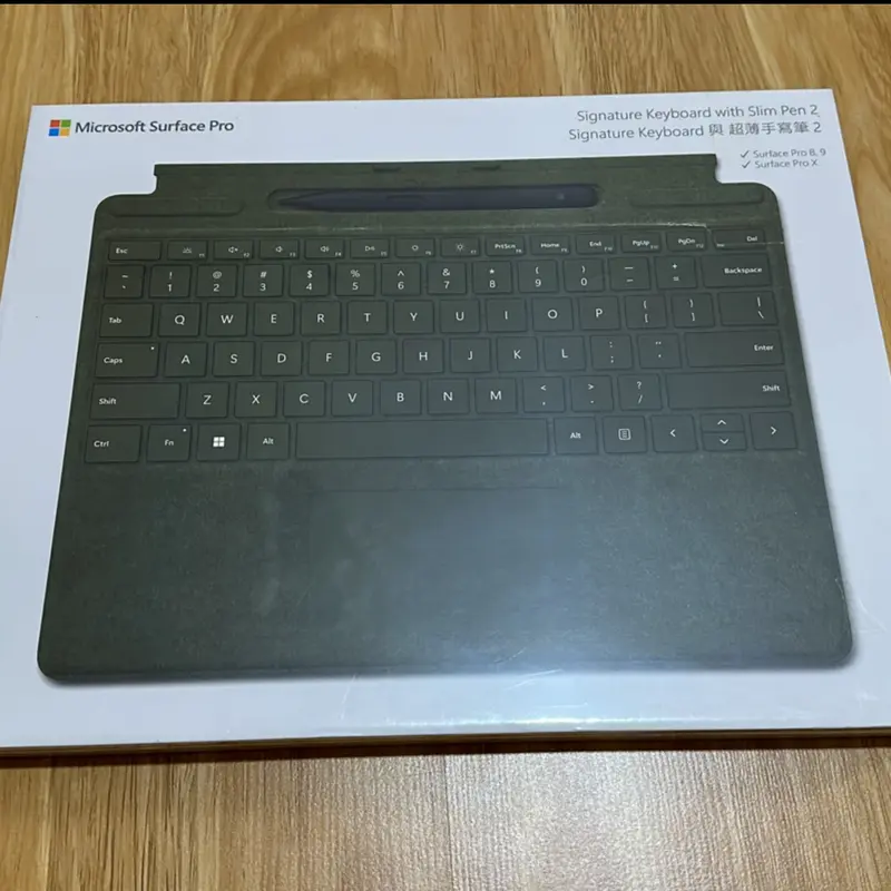 Microsoft Surface Pro 9 /8 Signature Type Cover keyboard with Slim Pen 1