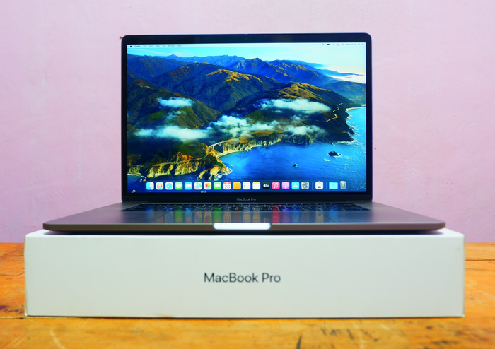 Jual Macbook Pro 2019 Intel i9 RAM 32 GB VGA Radeon Pro Vega 20 4