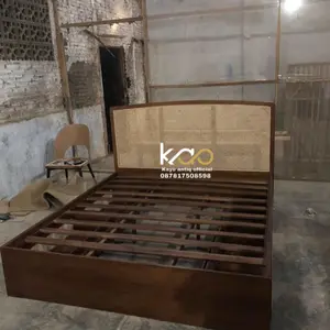 Tempat tidur minimalis kayu jati kombinasi rottan size 180x200