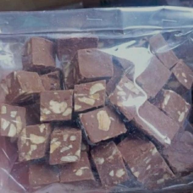 Gambar Coklat Kubus 250 gram dari Elsyafa Production Kab. Bandung Tokopedia