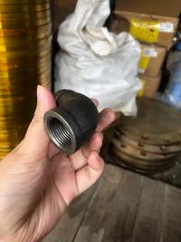Gambar Elbow Drat Hitam 3/4" Inch 90 Deg / Keni Drat Dalam Hitam Besi 3/4" dari Jaya Cemerlang Makmur Kota Administrasi Jakarta Pusat 3 Tokopedia