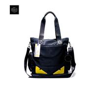 Gambar Tas Tote bag Unisex Peutup resleting Kantong Kanan Kiri BLack-Edisi F dari VERTICAL201 Kab. Tangerang 2 Tokopedia