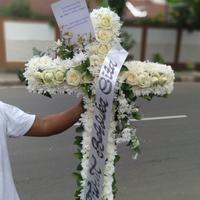 Gambar Salib 305 - Standing Bunga dukacita Karangan bunga duka dari Gaby Bella Florist Kota Administrasi Jakarta Selatan 1 Tokopedia
