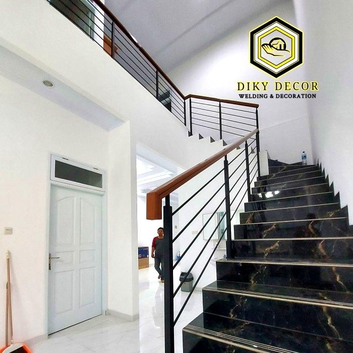 Railing Tangga Minimalis Besi Hollow Hitam Tebal 1,4mm - Model, Ukuran ...