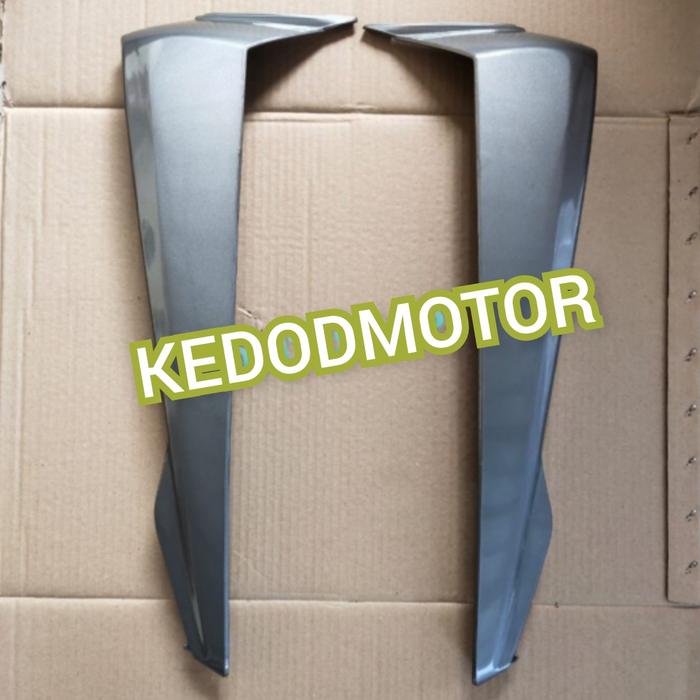 Gambar Cover Sayap Samping-Sayap Luar Honda Revo Lama Ramping Warna Silver dari KEDOD MOTOR Kab. Bogor Tokopedia